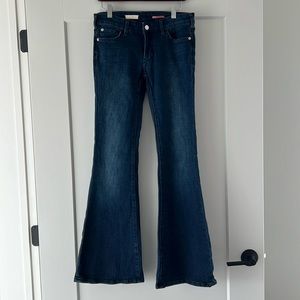 Pilcro flares